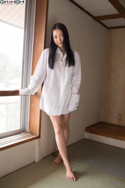 扒开美女衣服挠痒痒全身